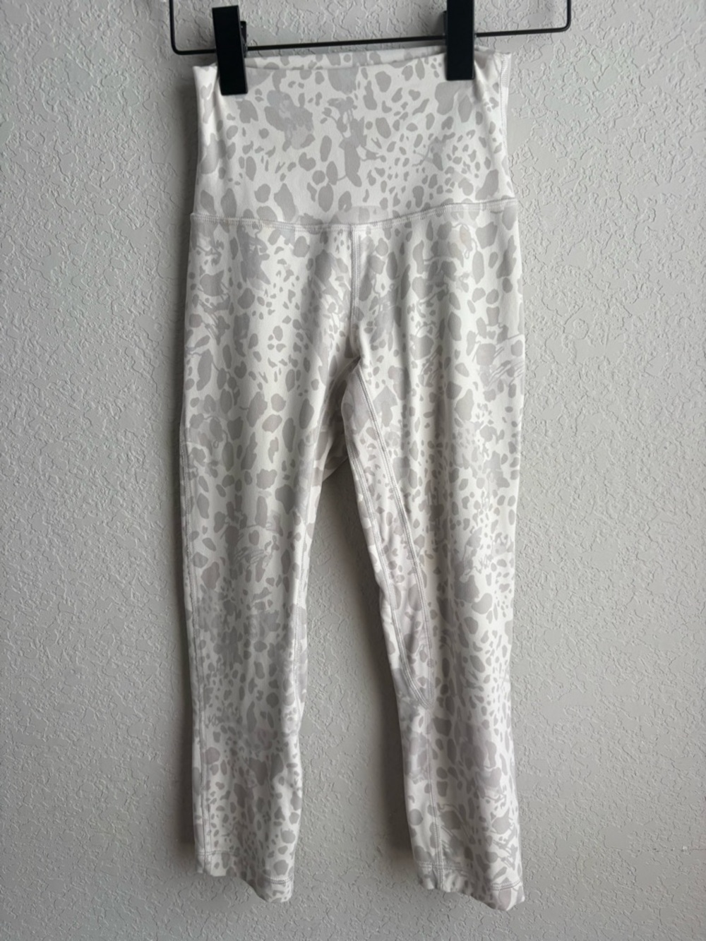 Lululemon Align HR Leggings Cheetah Antique white 2 - Picture 5 of 6
